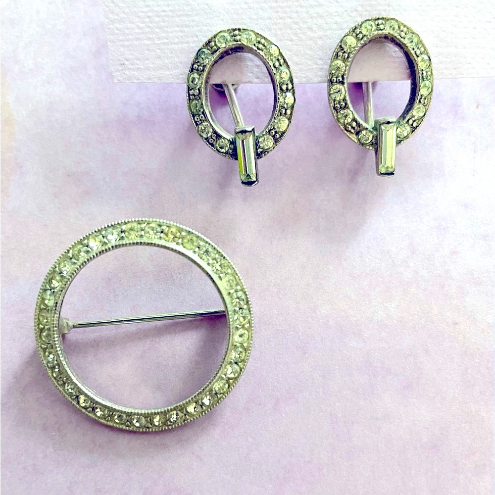 💎 Clip-On Earrings and Pin - Vintage
